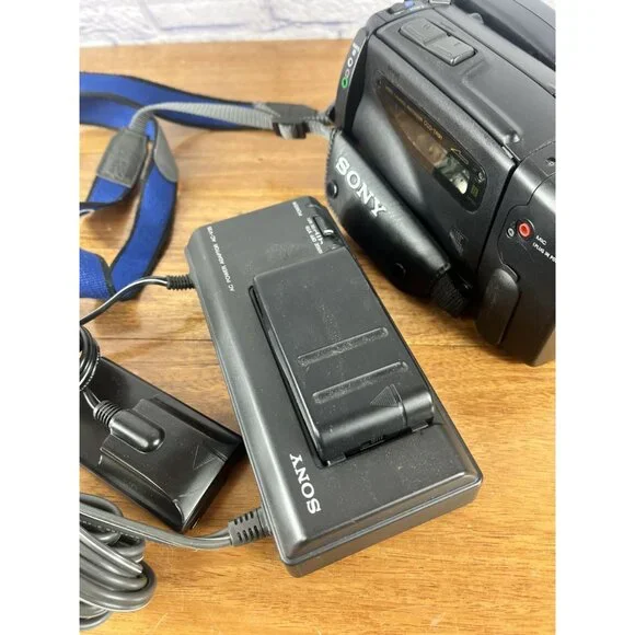 Handycam Video 8 CCD-TR91 Video Camera Recorder LOT for Parts  Photo & Video